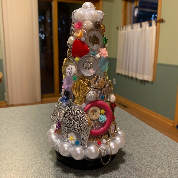 ELEPHANT LOVE Junkdrawer Tree Handmade Decoration - Picture 7 of 16